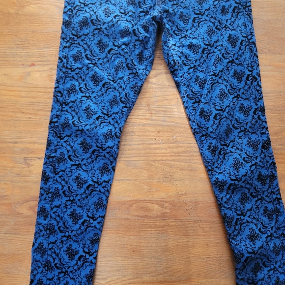 Dawn's Dresses - Picture 10 of 16